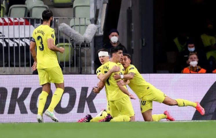 曼联凭借争议点球险胜西汉姆联